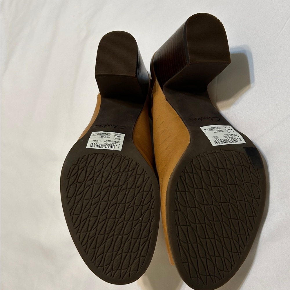 Clarks Artisan Slingback Block Heel Sandal. New Without Tags - Picture 4 of 8